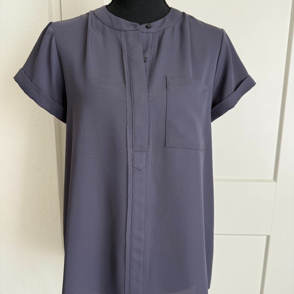 Women's Dark Gray Short Sleeve Blouse by Simply Vera Size Petite Medium